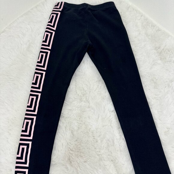 Versace girls’ black leggings featuring the iconic Greca pattern in soft pink - Picture 3 of 5